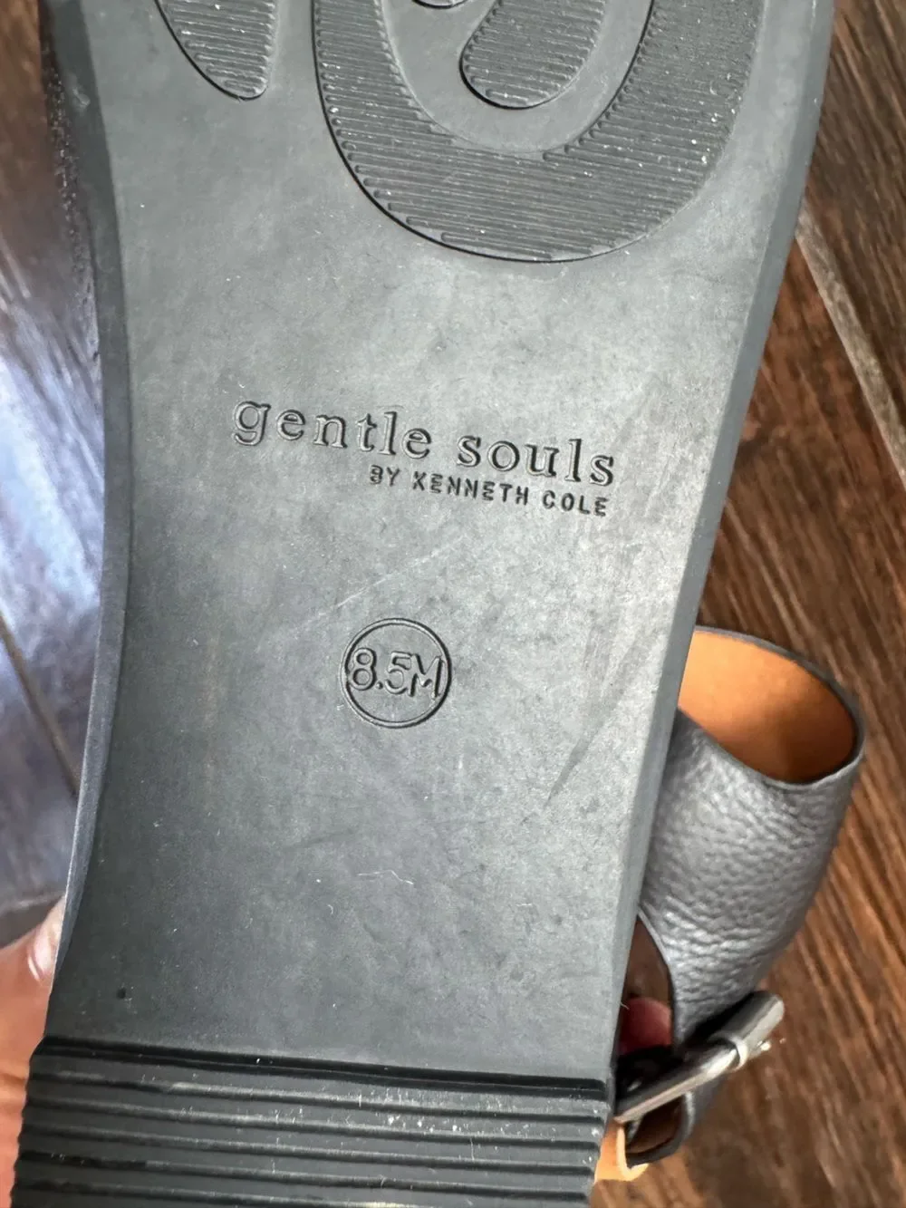 🖤 Gentle Souls by Kenneth Cole 
